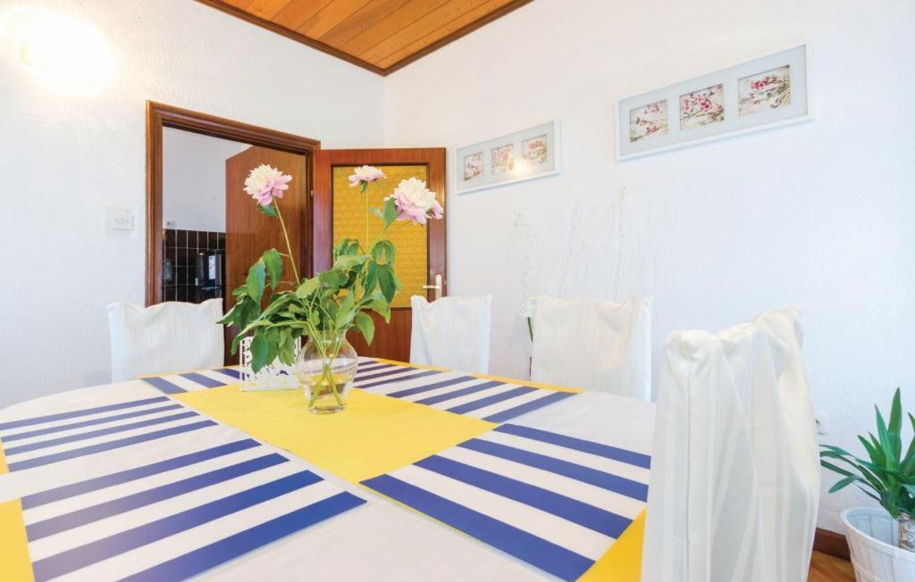 Rooms Croatia With Parking, Kitchen And Dining Area For Guests Rijeka Exterior foto